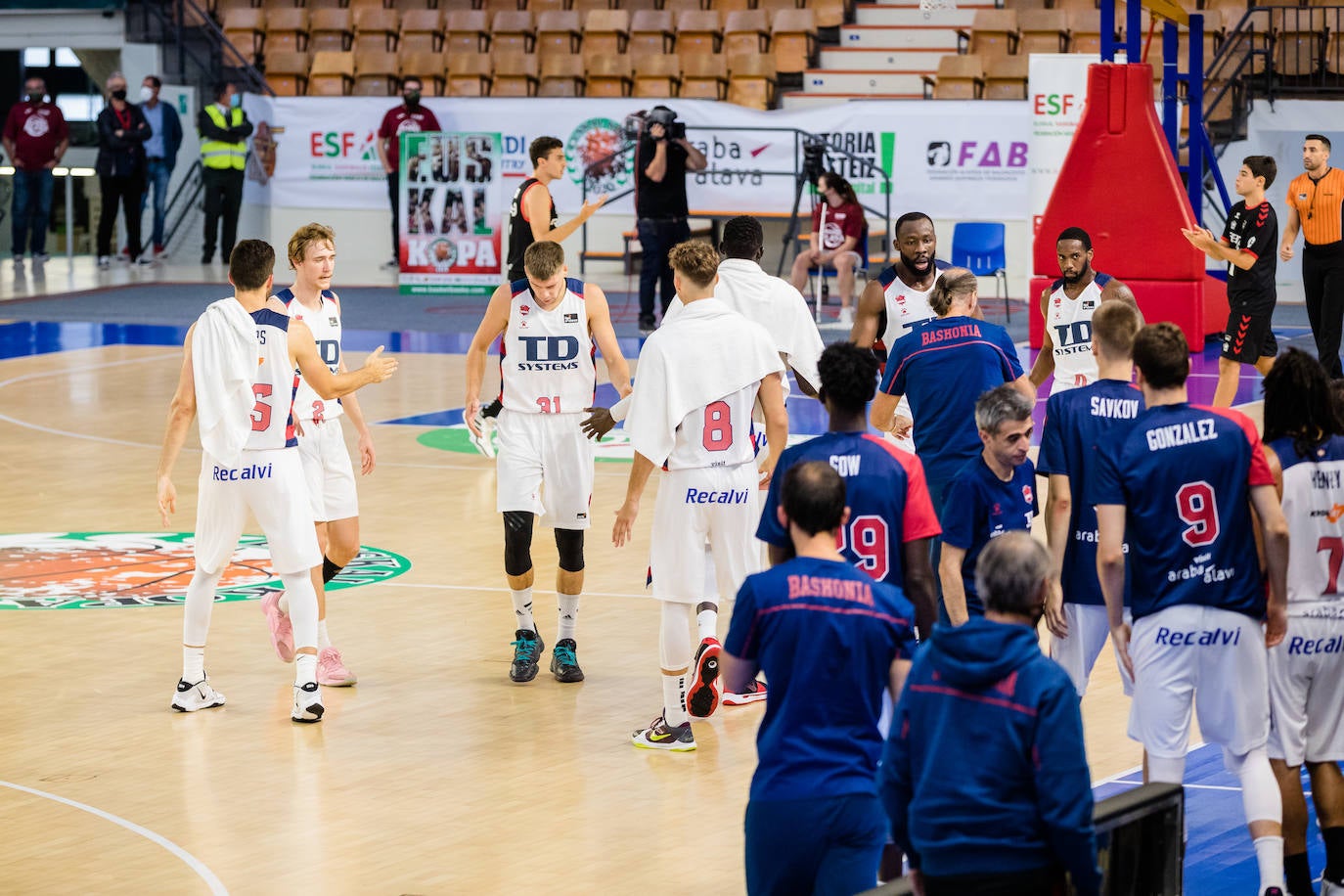 Fotos: Las mejores imágenes del Baskonia - Bilbao Basket de la Euskal Kopa