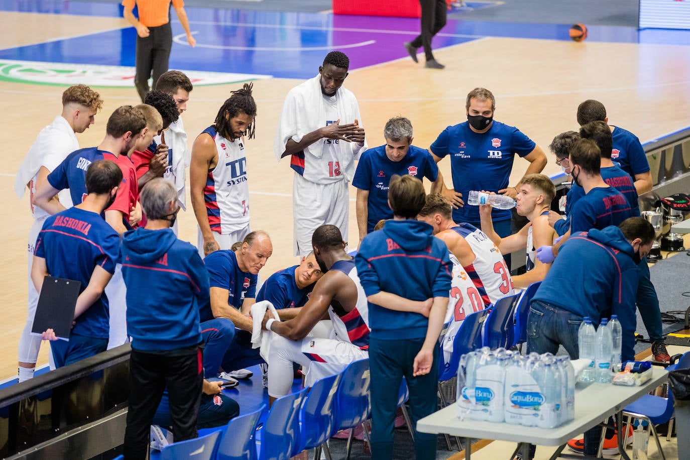 Fotos: Las mejores imágenes del Baskonia - Bilbao Basket de la Euskal Kopa