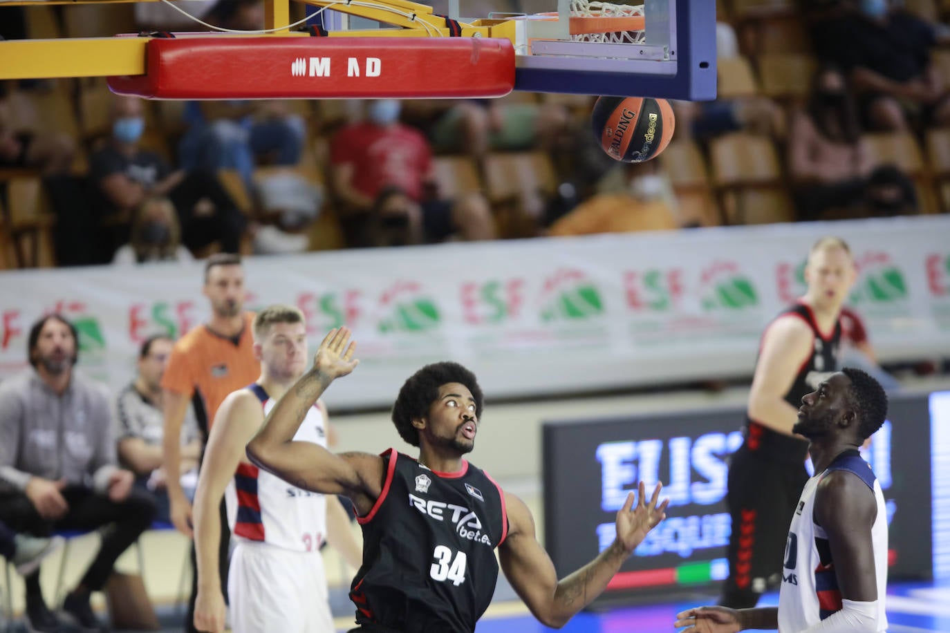 Fotos: Las mejores imágenes del Baskonia - Bilbao Basket de la Euskal Kopa