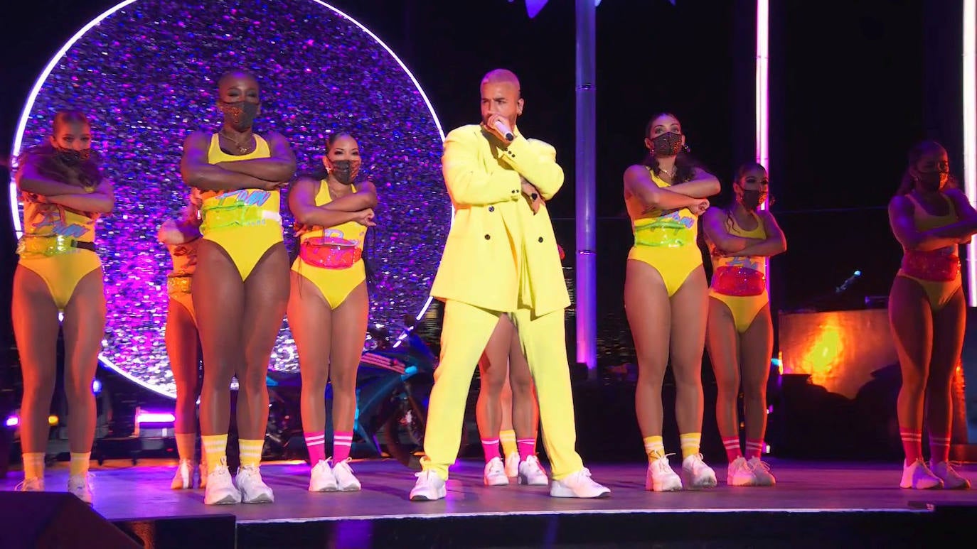 Maluma durante su actuación en la ceremonia de entrega de los MTV Video Music Awards (VMA) 2020, en Nueva York (EE.UU) 