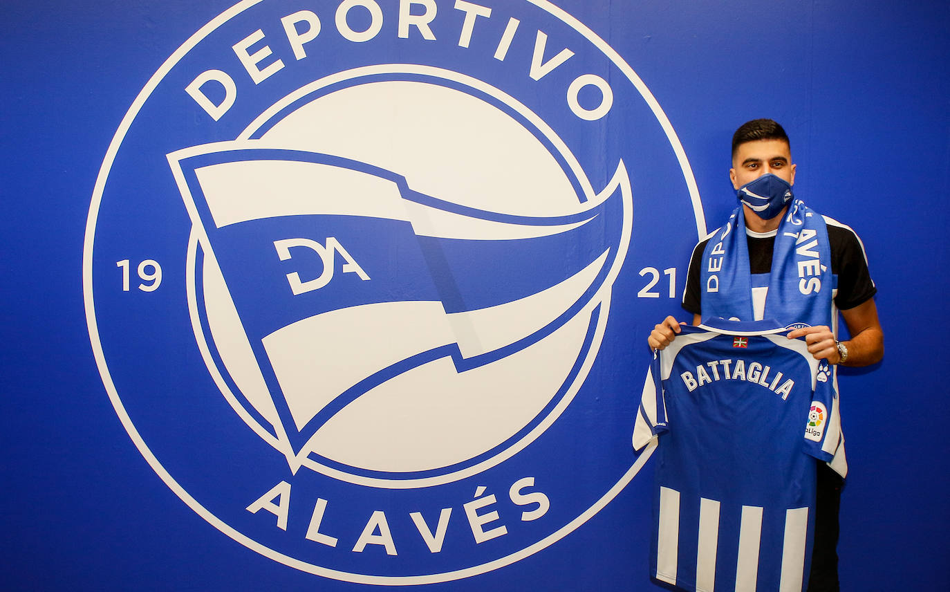 Battaglia, durante su presentación con el Alavés. 