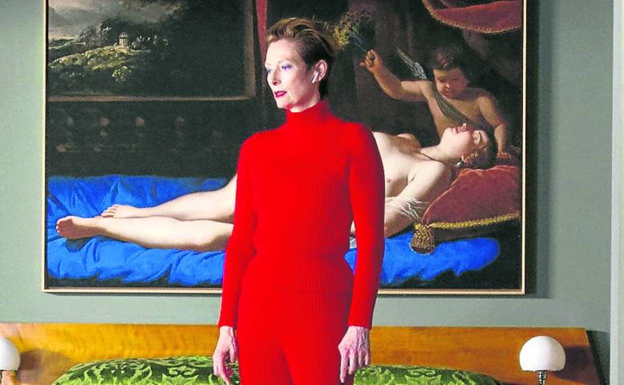 Tilda Swinton, en el corto 'La voz humana', de Pedro Almodóvar. 