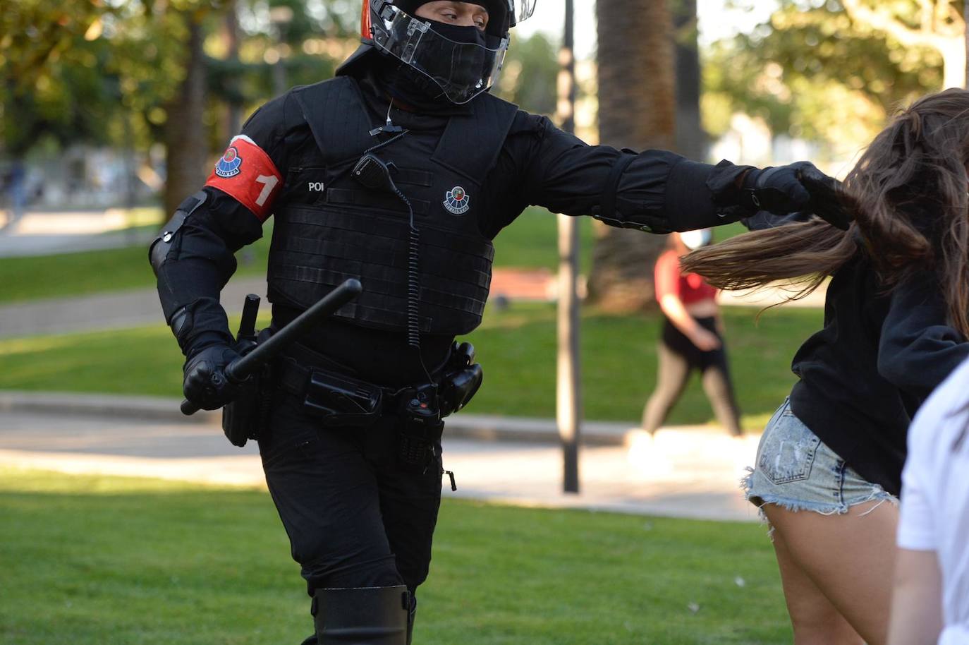 Fotos: Disturbios en Santurtzi durante un acto de Vox en Santurtzi