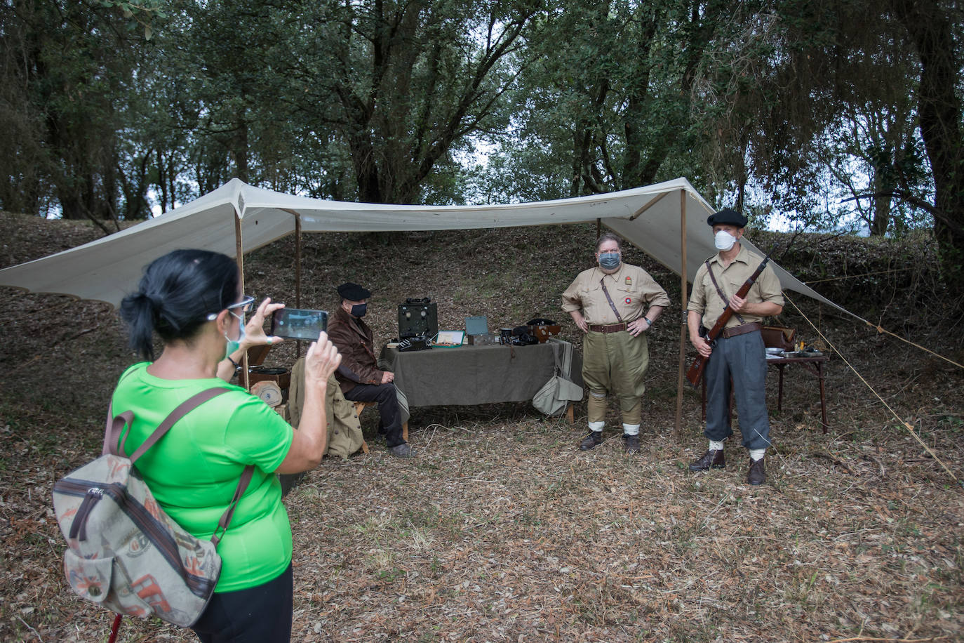 Fotos: La visita teatralizada en Gamiz que recrea los momentos previos a la caída del cinturón de hierro