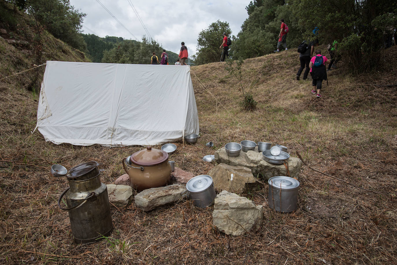 Fotos: La visita teatralizada en Gamiz que recrea los momentos previos a la caída del cinturón de hierro