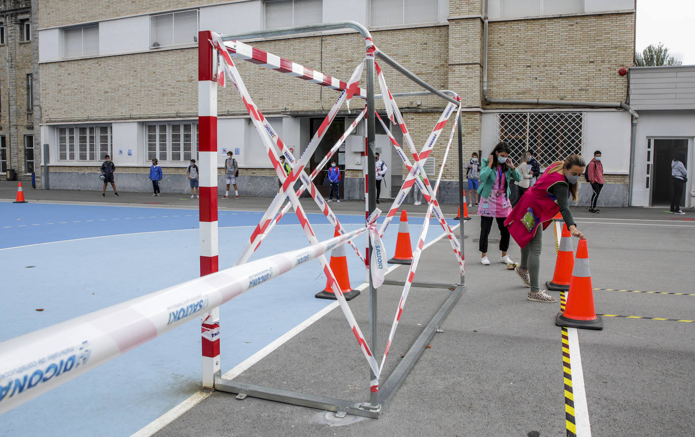 Espacios precintados en el colegio de la Vera Cruz.