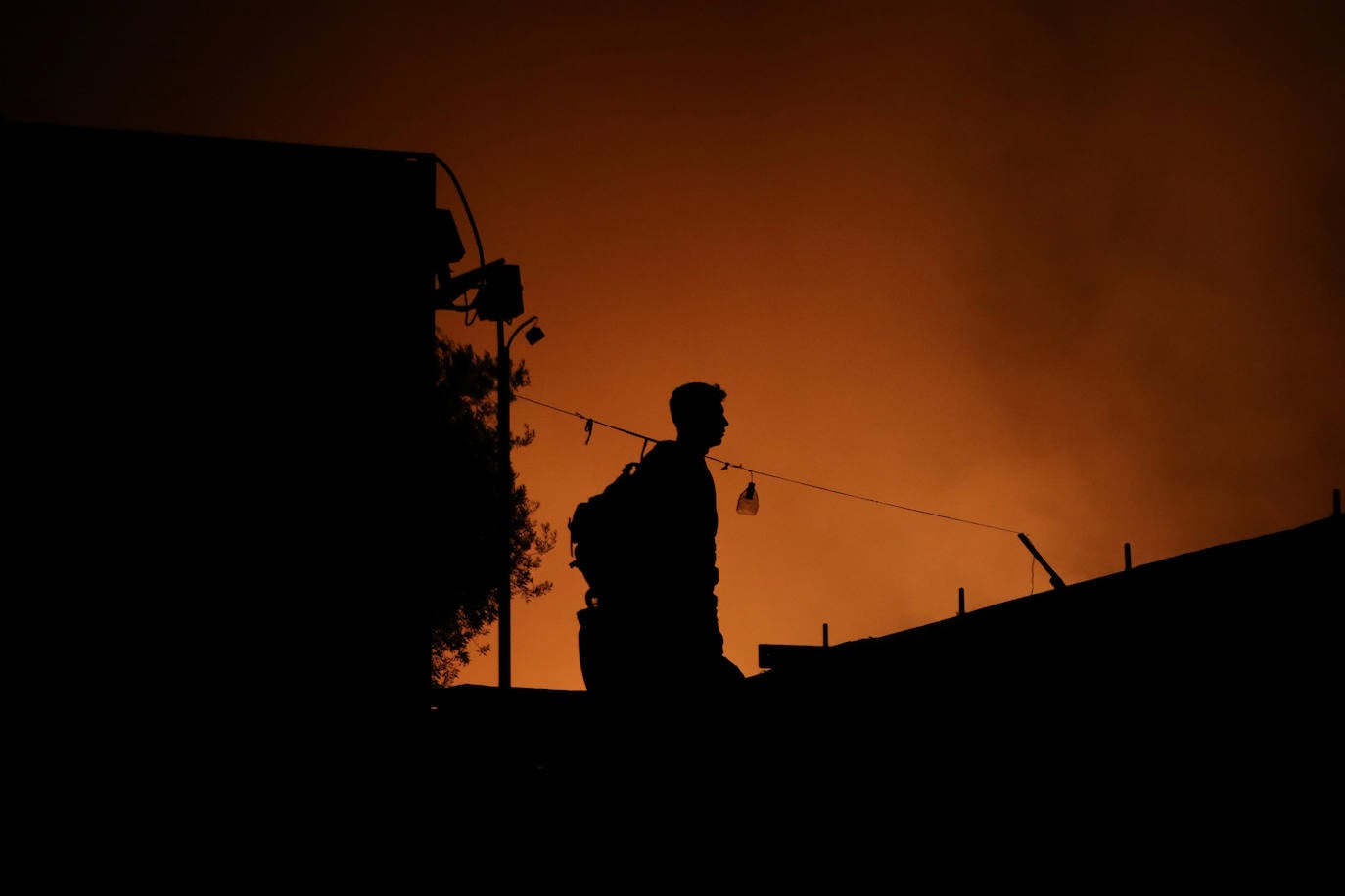 Fotos: Así fue el incendio que asoló el campo de refugiados en Moria