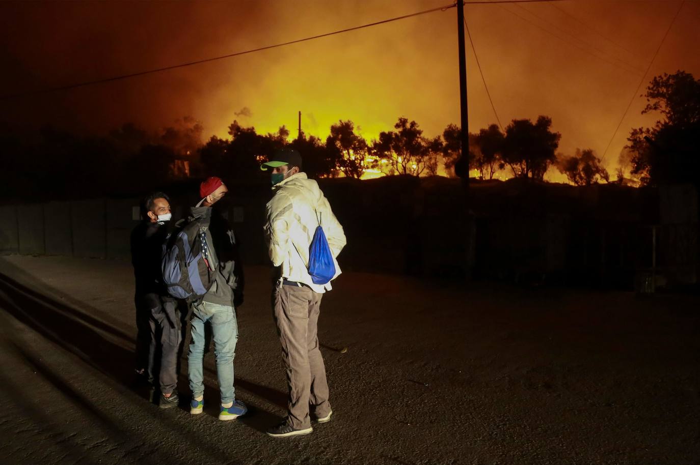 Fotos: Así fue el incendio que asoló el campo de refugiados en Moria