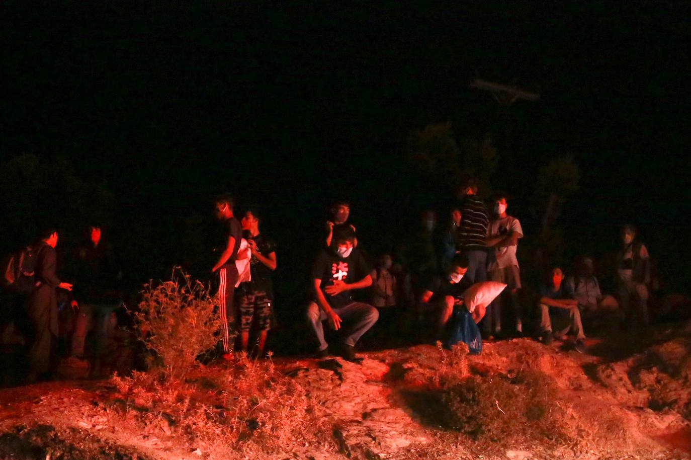 Fotos: Así fue el incendio que asoló el campo de refugiados en Moria