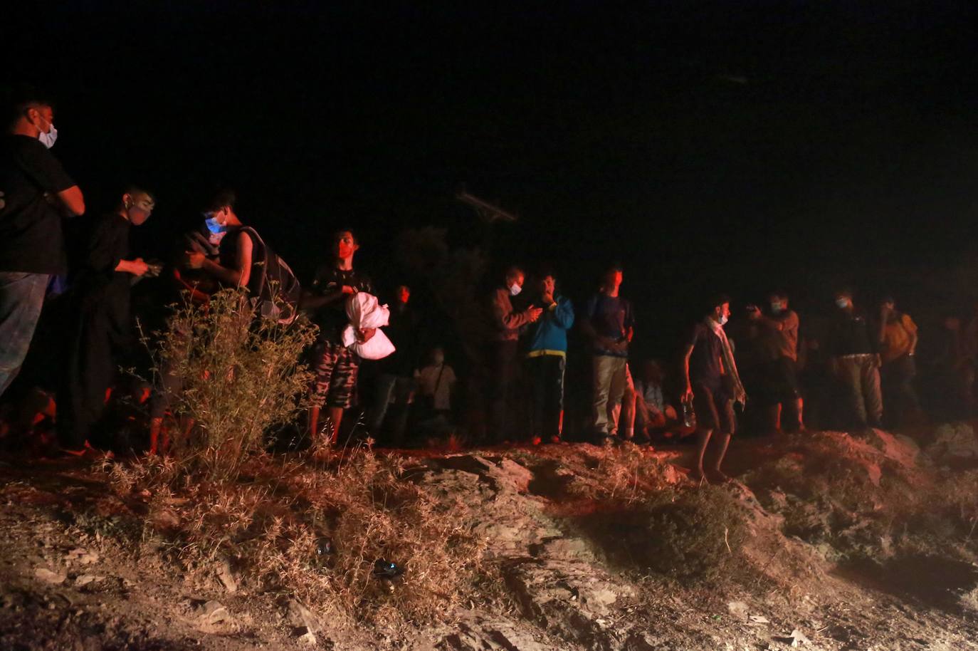 Fotos: Así fue el incendio que asoló el campo de refugiados en Moria