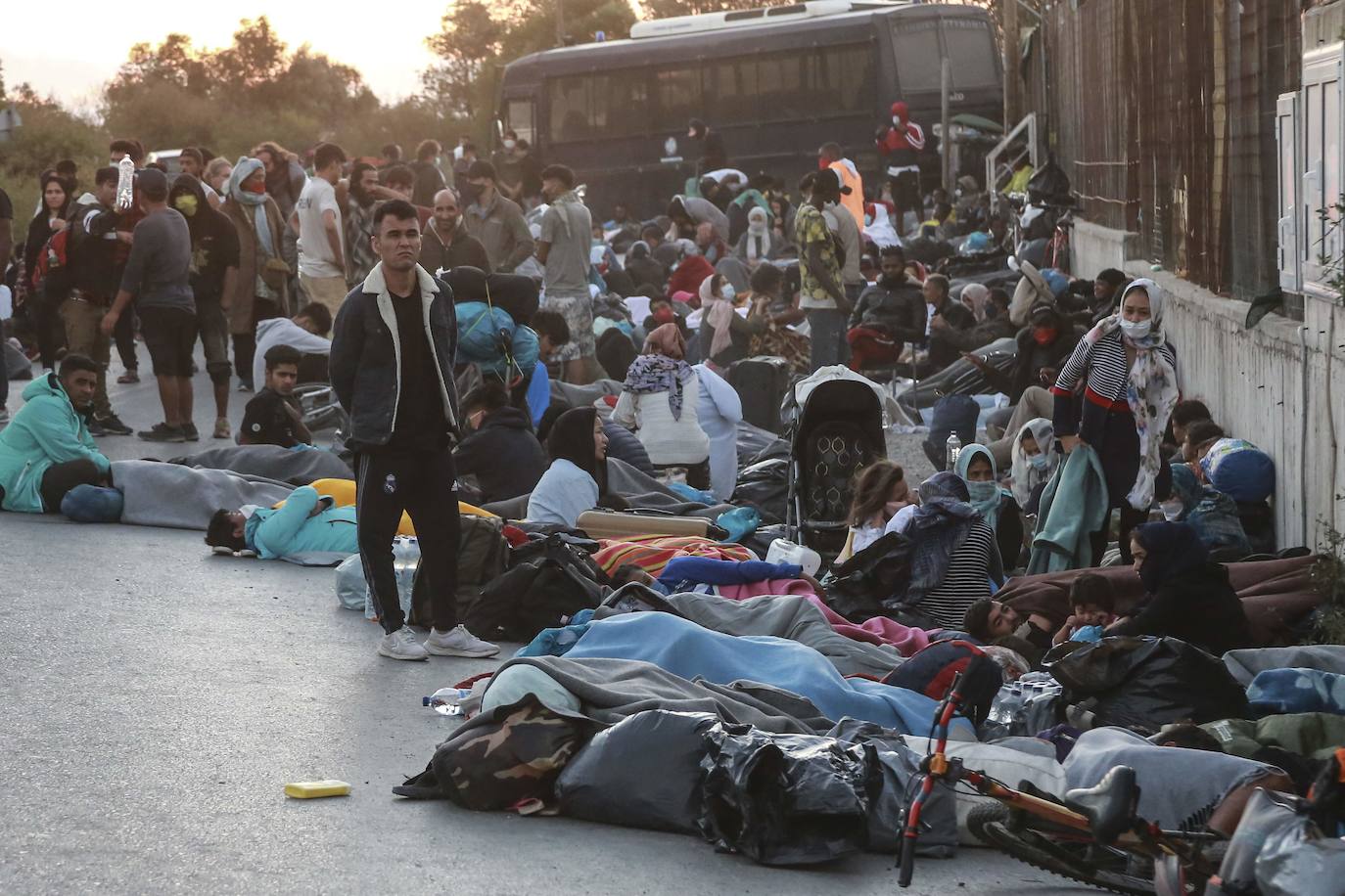 Fotos: Así fue el incendio que asoló el campo de refugiados en Moria