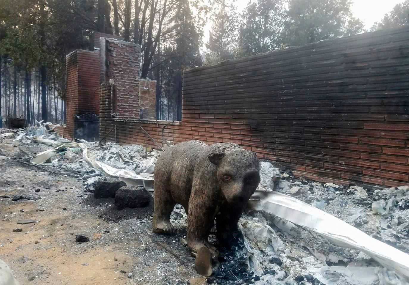 Los estados de California, Oregon y Washington se enfrentan a una serie de fuegos que ya han dejado seis muertos y amenazan con obligar a evacuar a cientos de miles de personas.