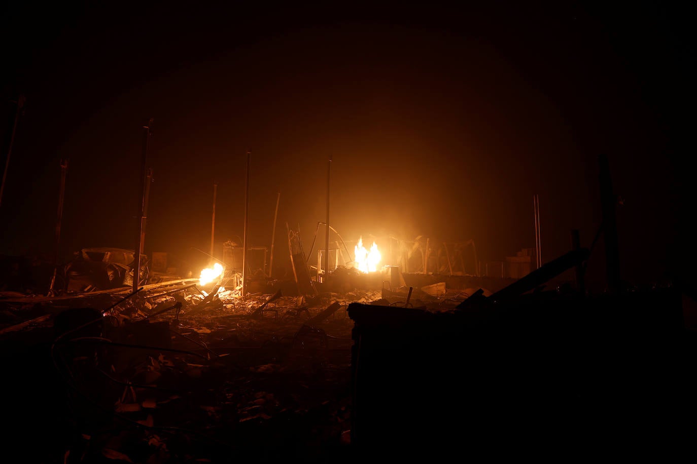 Los estados de California, Oregon y Washington se enfrentan a una serie de fuegos que ya han dejado seis muertos y amenazan con obligar a evacuar a cientos de miles de personas.