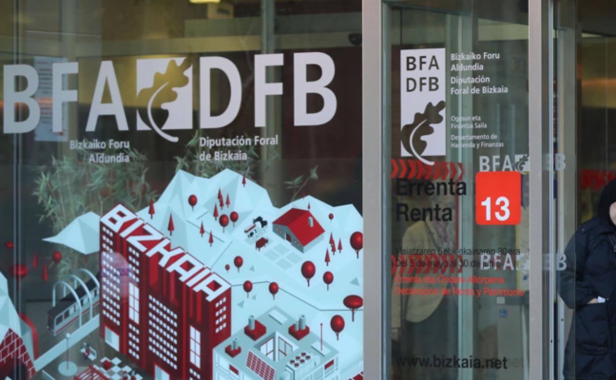 Bizkaia confirma el derrumbe de la recaudación de impuestos con un descenso del 19,4%