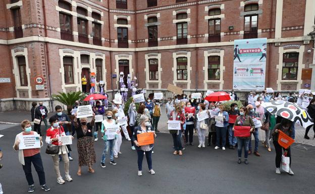 Todos los sindicatos convocan movilizaciones en la sanidad pública vasca