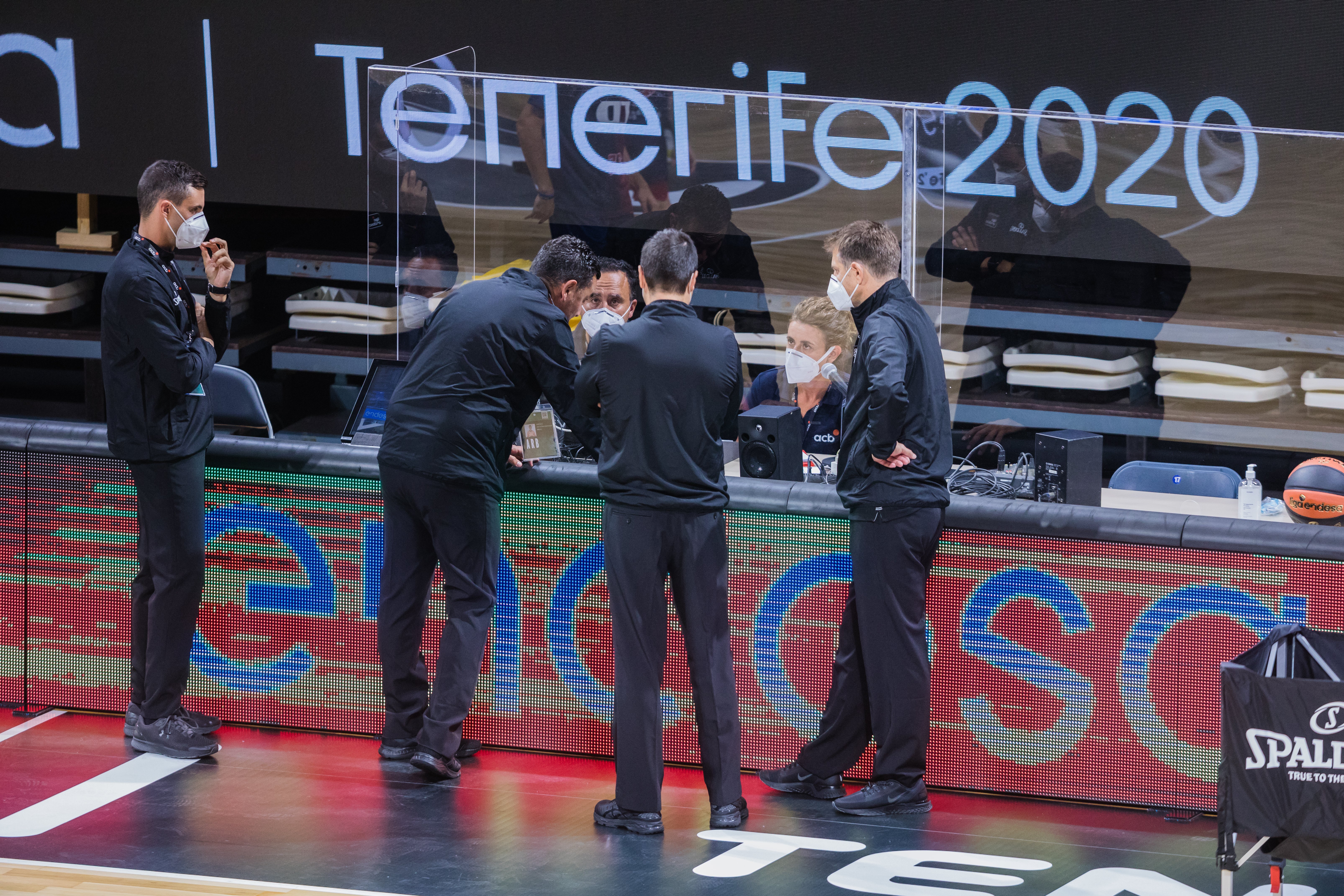 Baskonia y Barcelona han disputado la primera semifinal de la Supercopa.