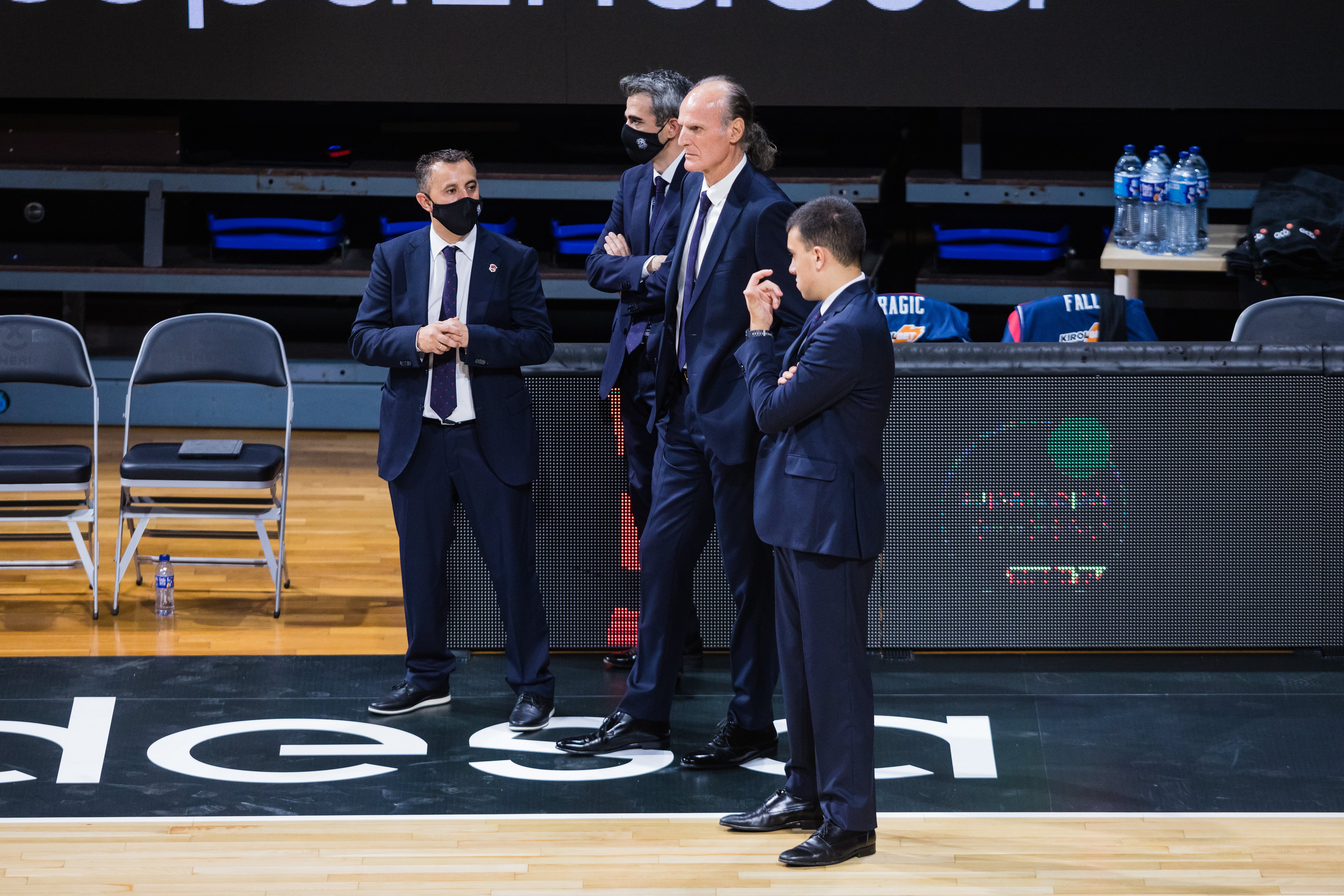 Baskonia y Barcelona han disputado la primera semifinal de la Supercopa.