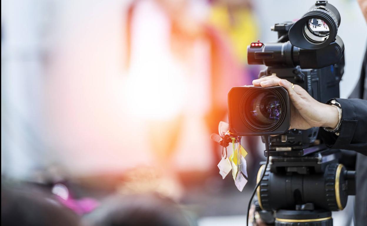 Saharako herriek jasan duten erbestealdia eta borroka, Ekain Albiteren lehen film labur profesionalean