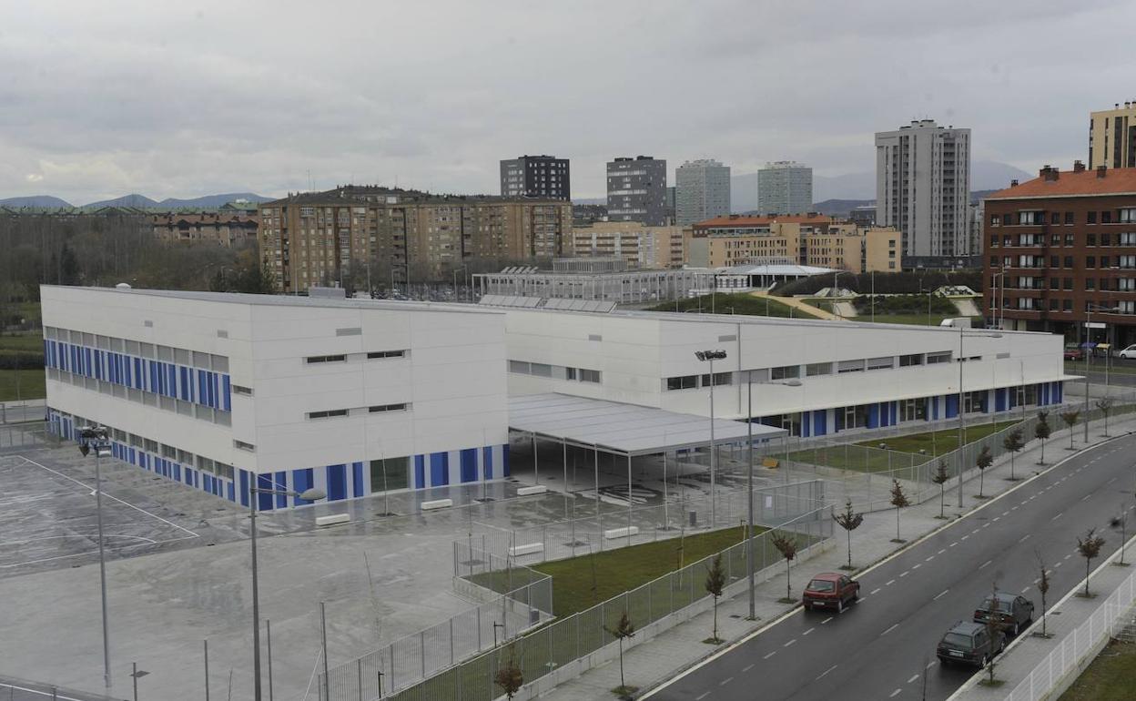El CEIP Salburua, donde se ha registrado la dimisión. 