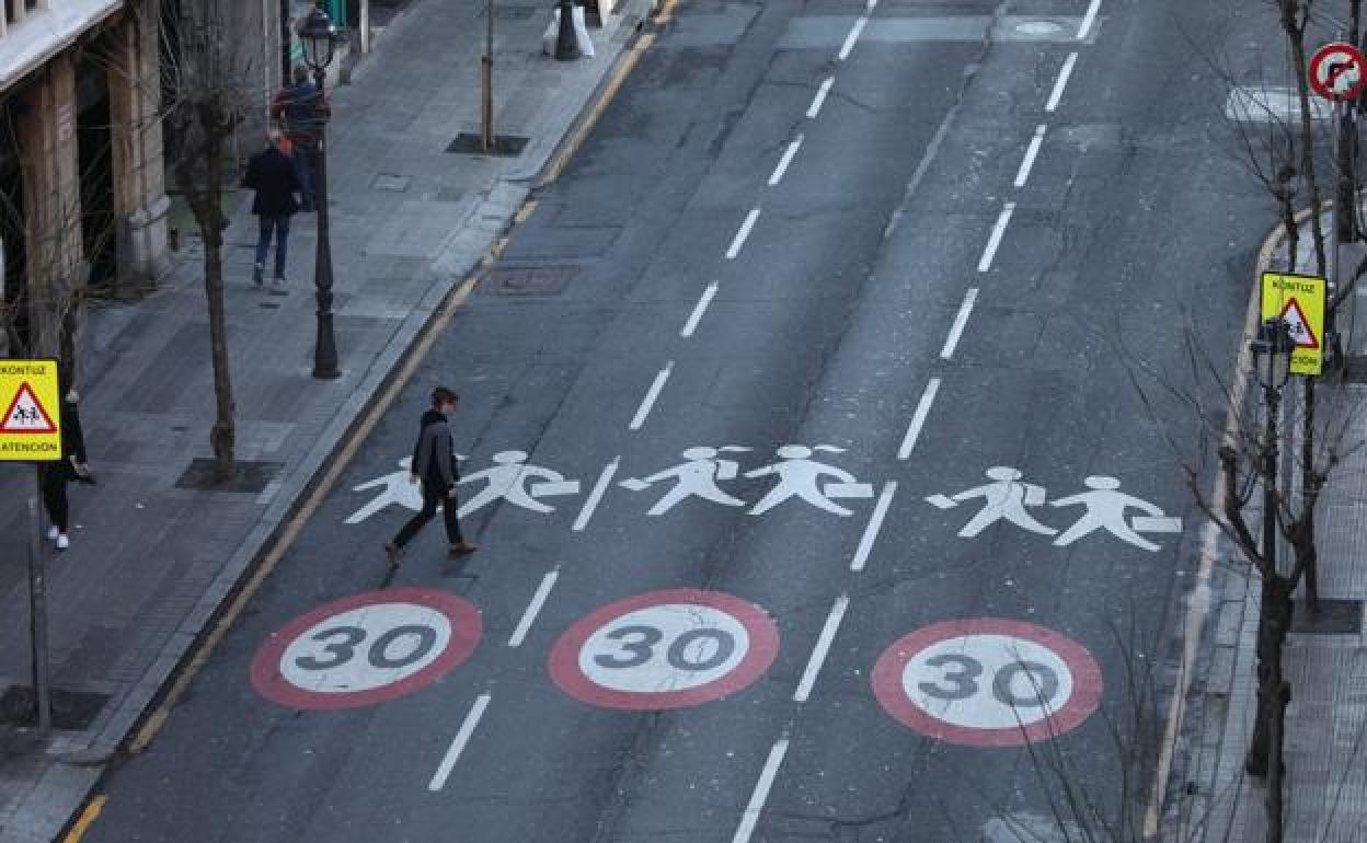 Señales de 30 km/h en Bilbao.. IMaika Salguero