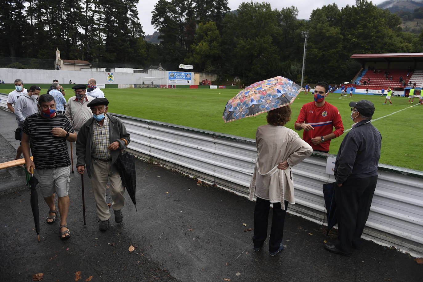 Fotos: Mascarillas, tomar la temperatura... Así ha sido el partido entre el Sodupe y el &#039;Portu&#039; que ha sido suspendido por el positivo de un jugador