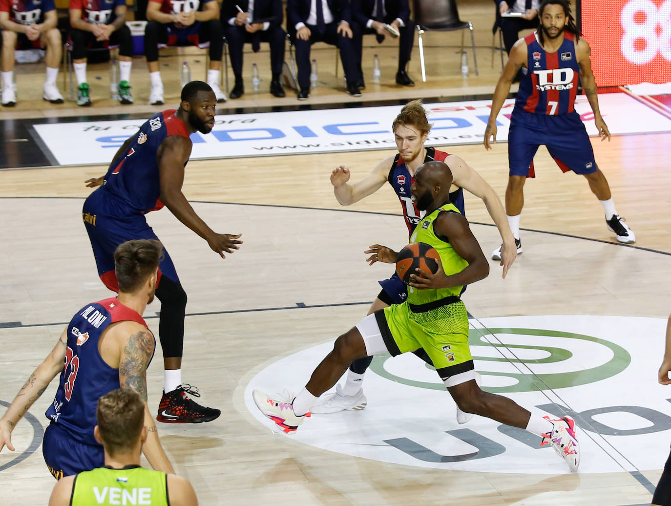 Las fotos del Fuenlabrada - Baskonia. 