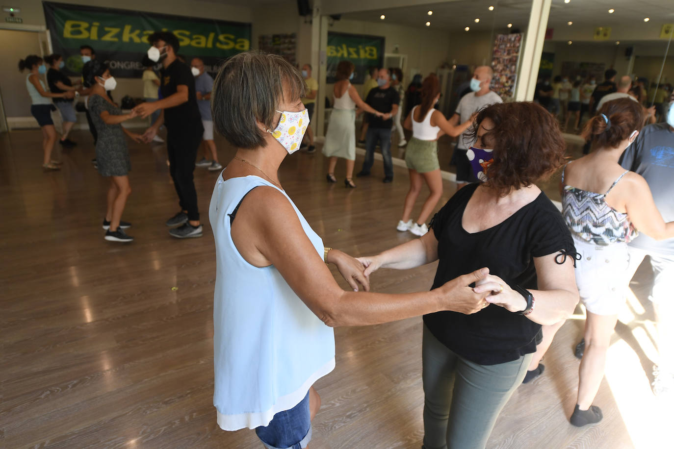 Academia de baile BIZKAISALSA en Zorroza con medidas de seguridad ante la Covid 19