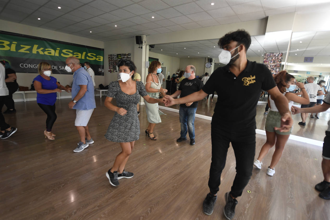 Academia de baile BIZKAISALSA en Zorroza con medidas de seguridad ante la Covid 19