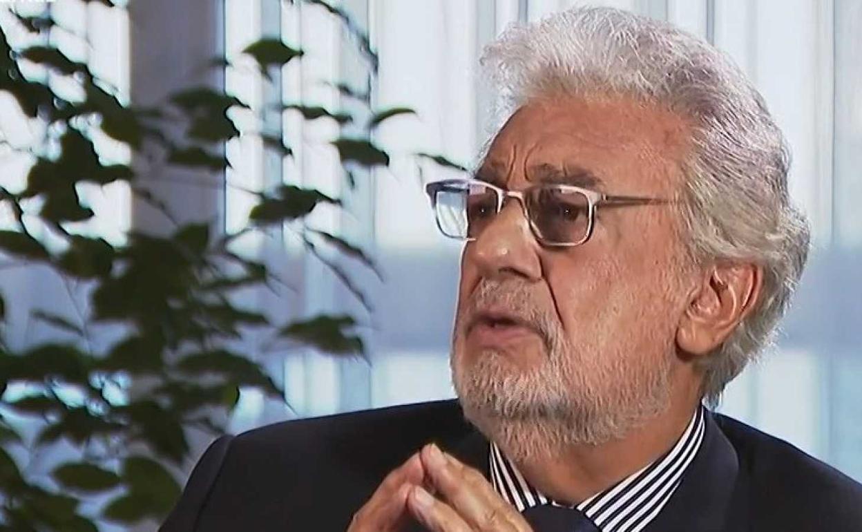 Plácido Domingo durante la entrevista de este sábado.