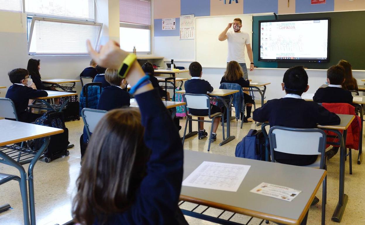 Las comunidades podrán permitir pasar de curso con más de 3 suspensos por la pandemia