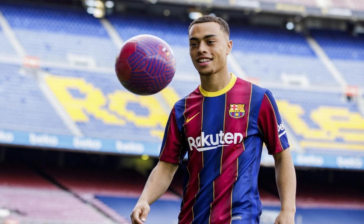 Sergiño Dest, nuevo fichaje cdel Barça. 