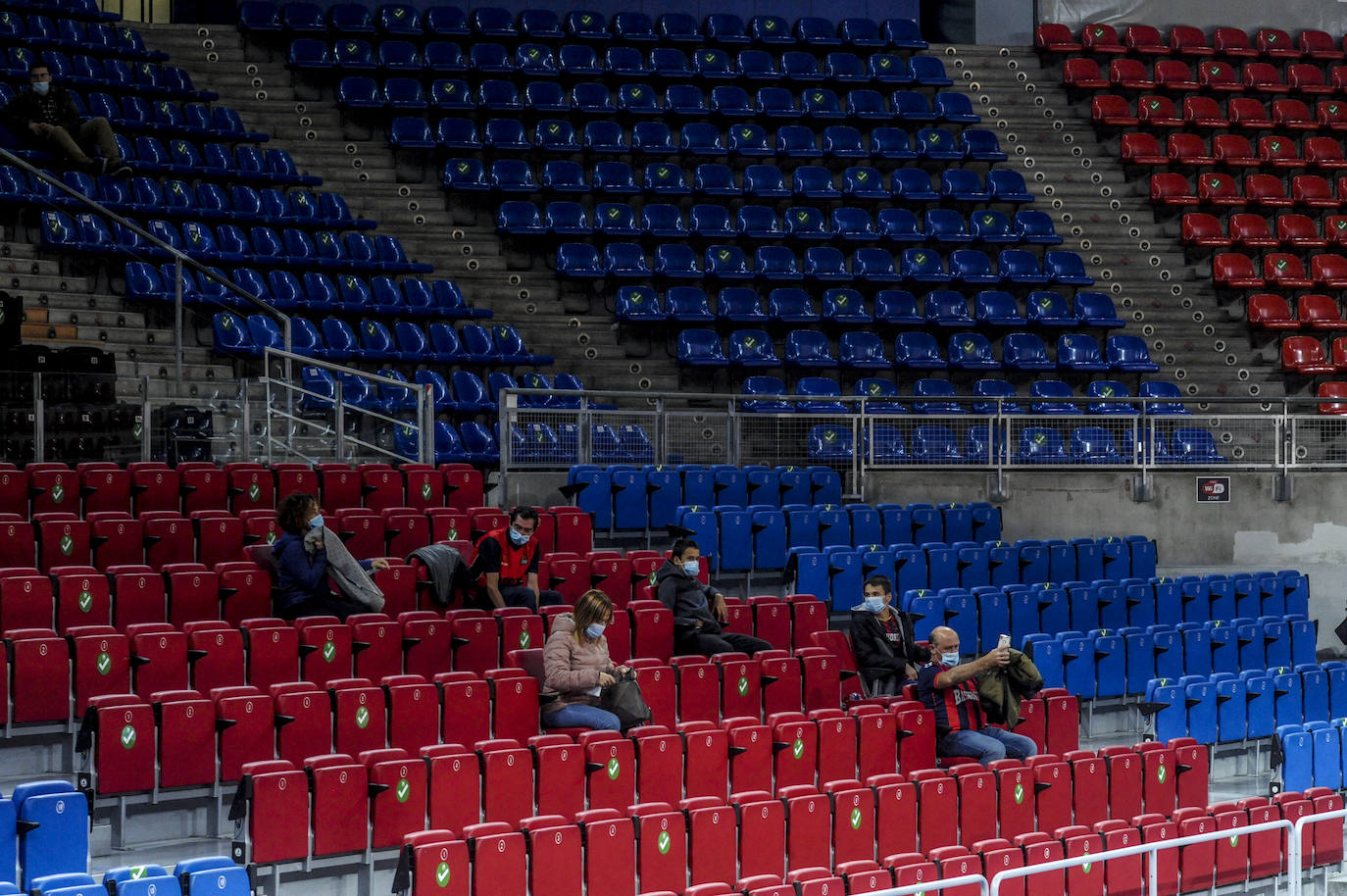 Fotos: Así vivió la afición el regreso al Buesa Arena
