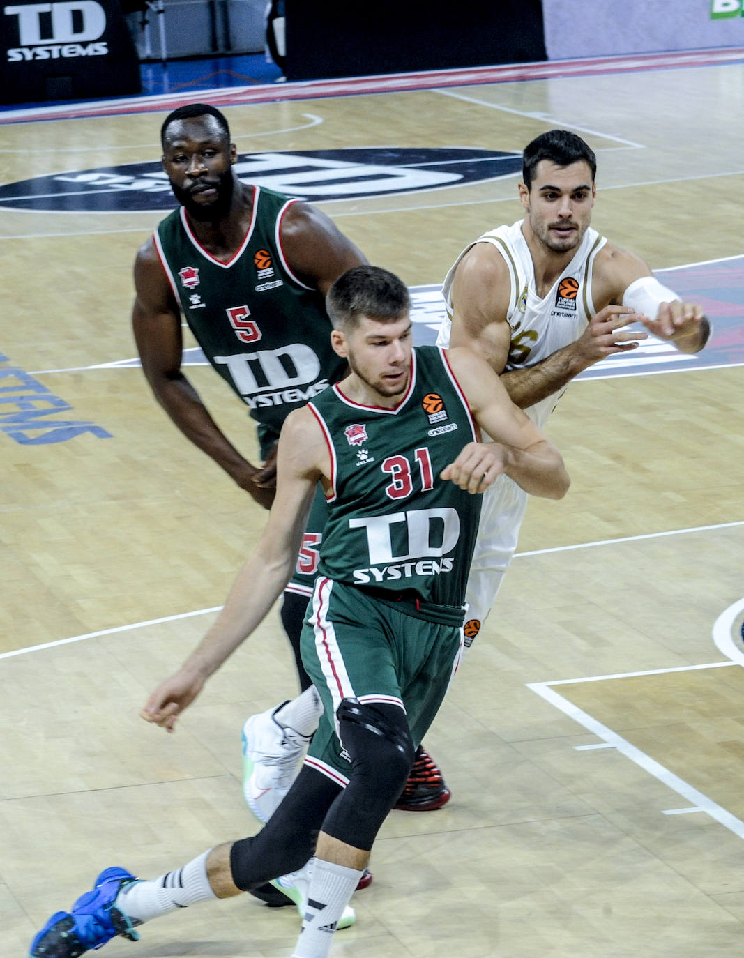 Fotos: Las mejores imágenes del TD Systems Baskonia - Real Madrid