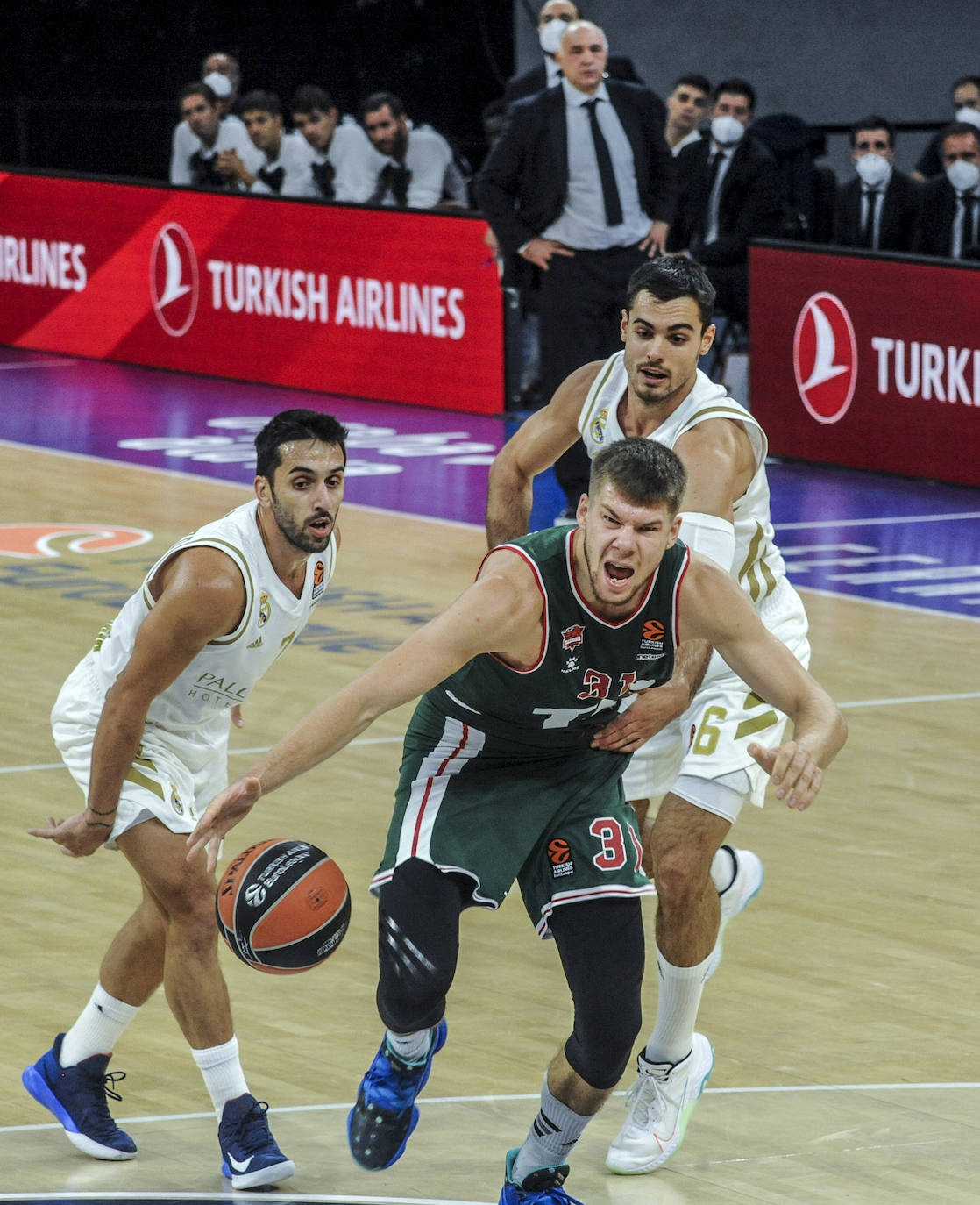 Fotos: Las mejores imágenes del TD Systems Baskonia - Real Madrid