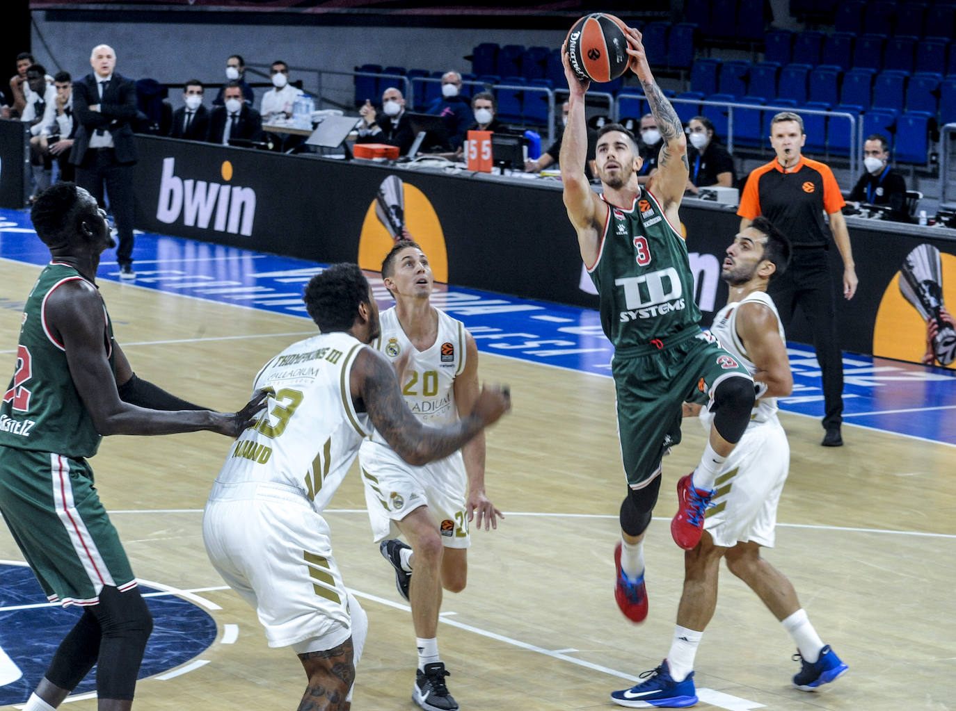 Fotos: Las mejores imágenes del TD Systems Baskonia - Real Madrid