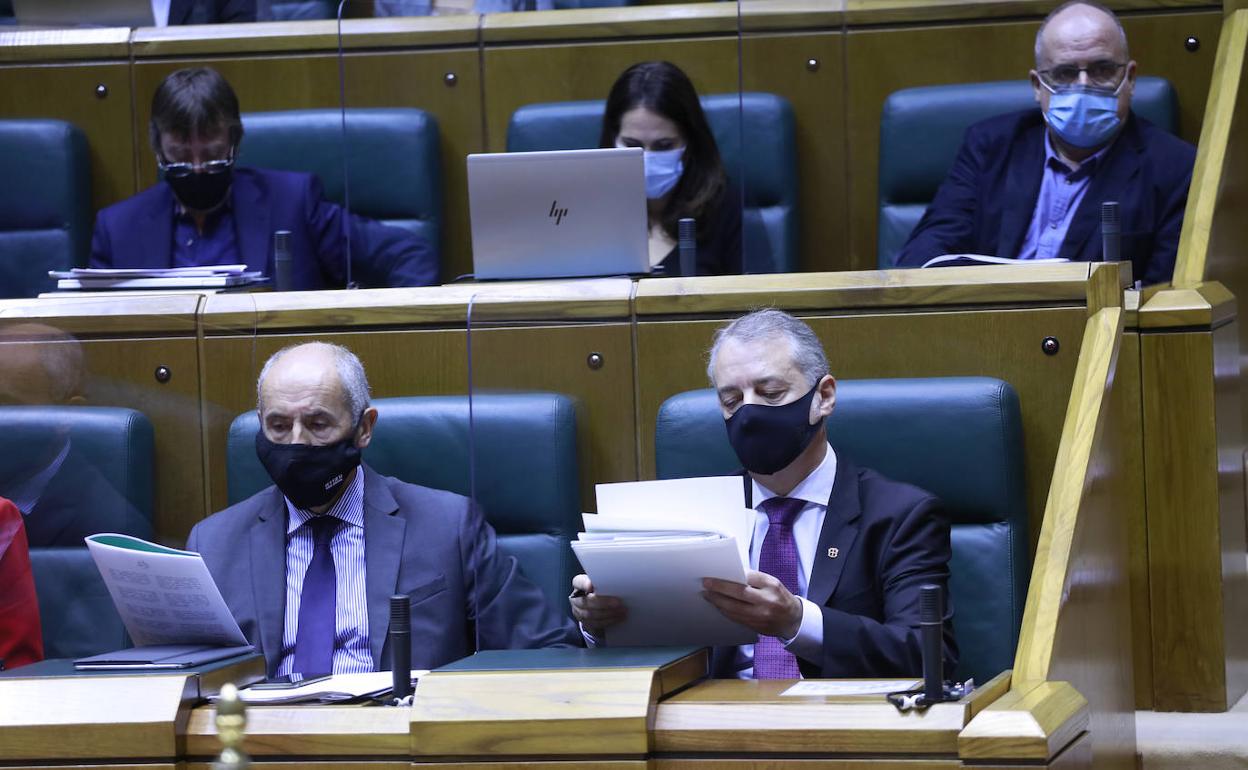 Urkullu asegura que Osakidetza ha alcanzado el máximo histórico de 39.000 empleados y que seguirá reforzando el departamento