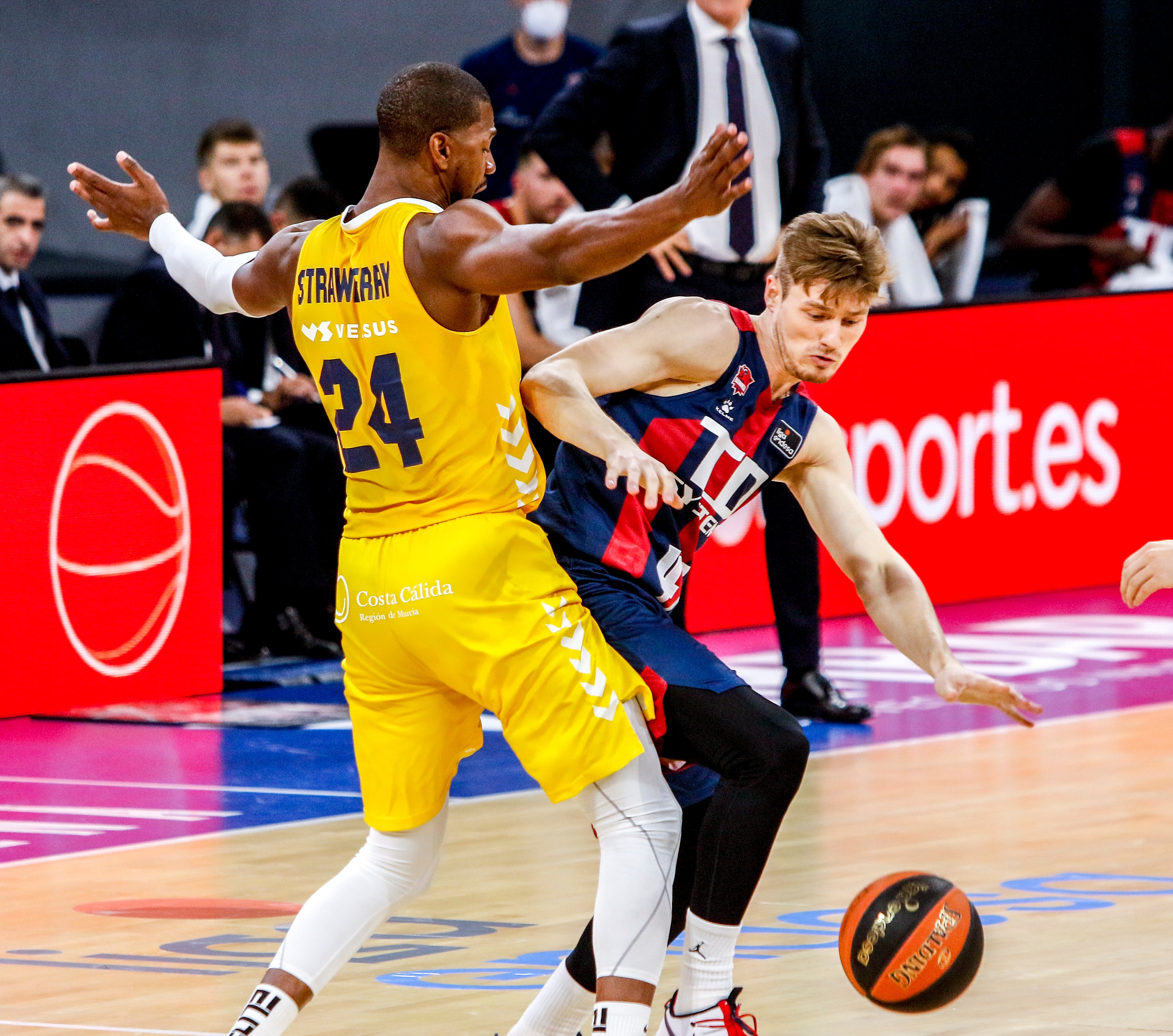 Fotos: Las mejores imágenes del Baskonia-UCAM Murcia