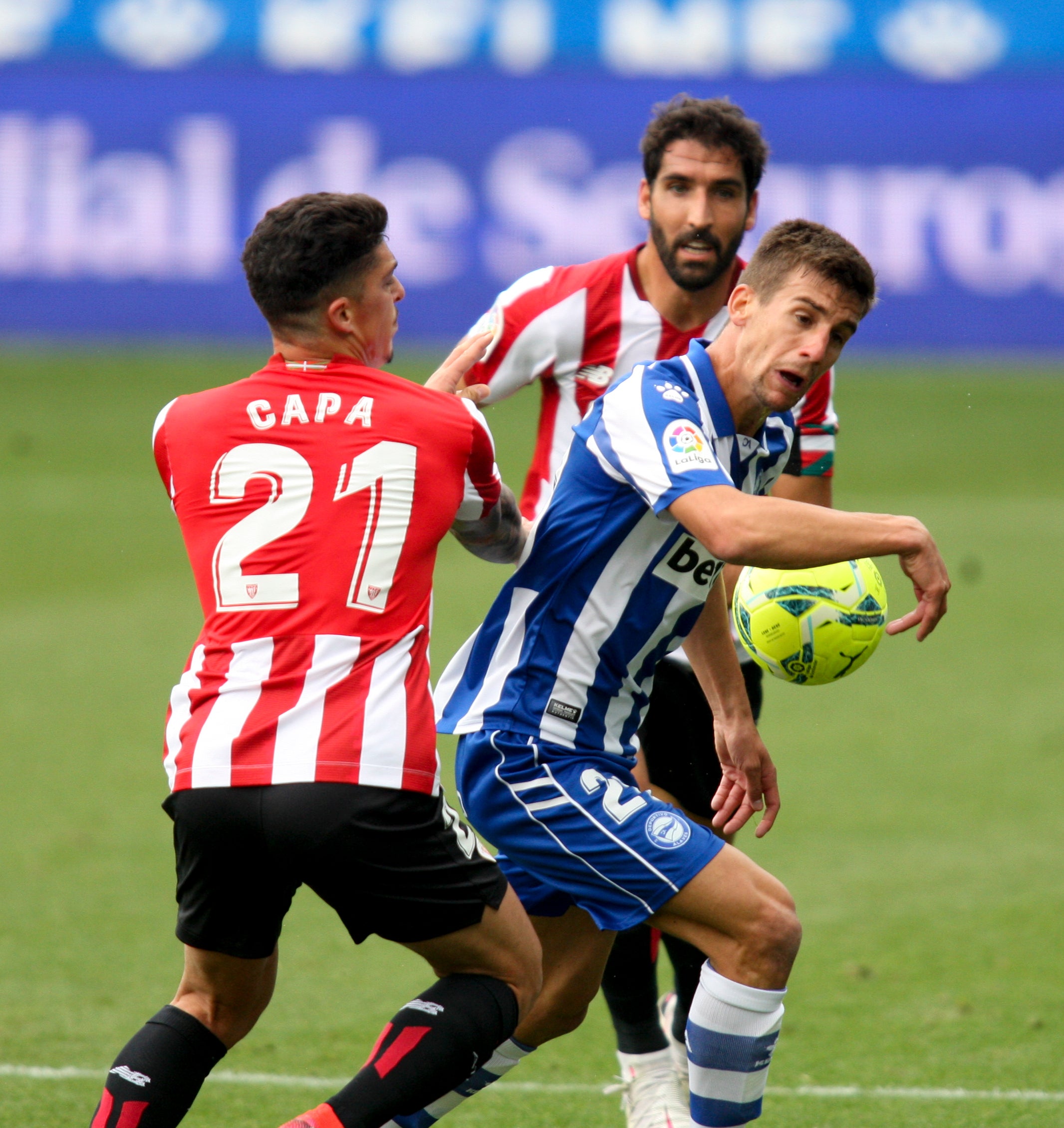 El estadio de Mendizorroza ha albergado el derbi entre albiazules y rojiblancos