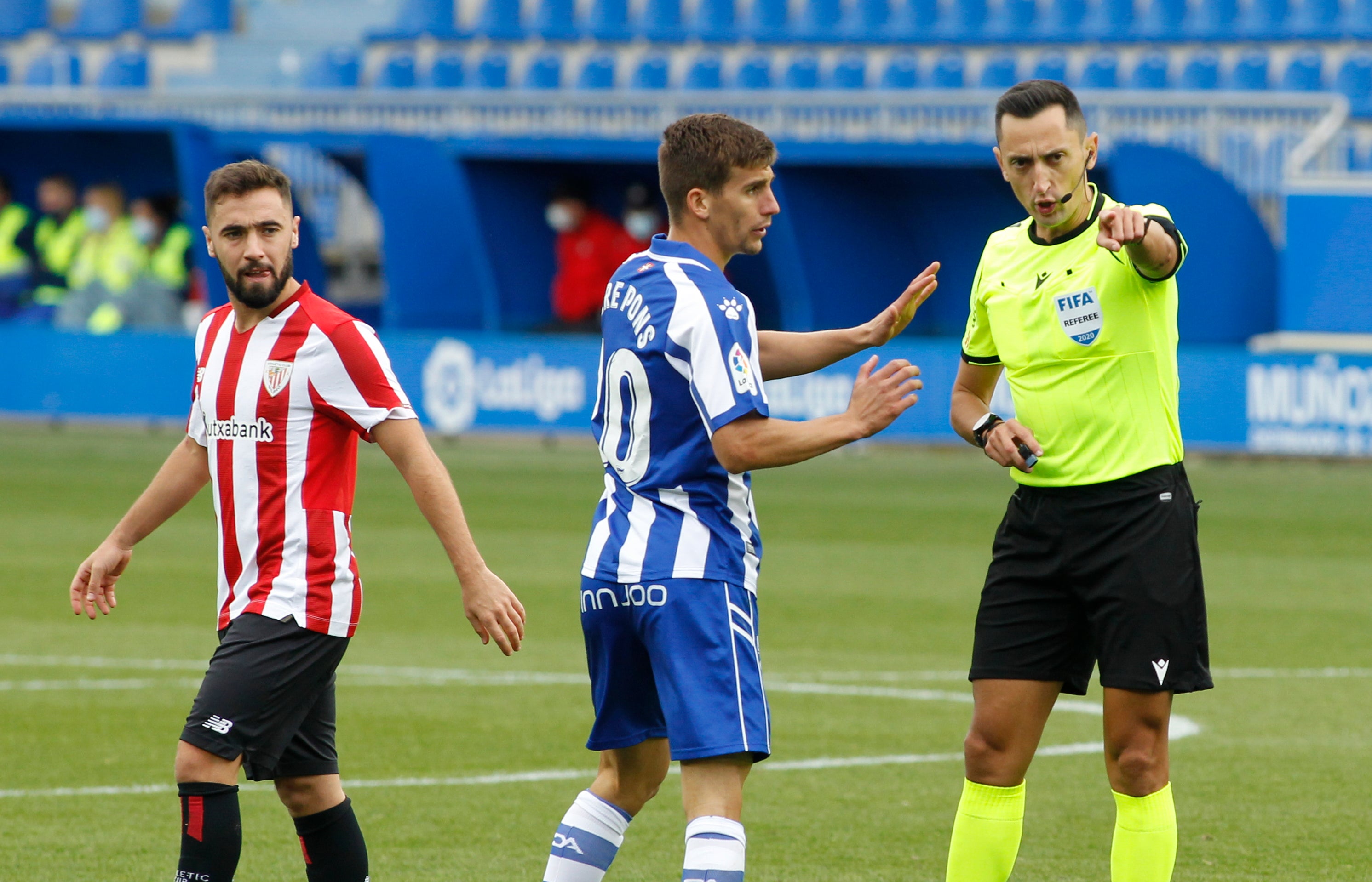 El estadio de Mendizorroza ha albergado el derbi entre albiazules y rojiblancos