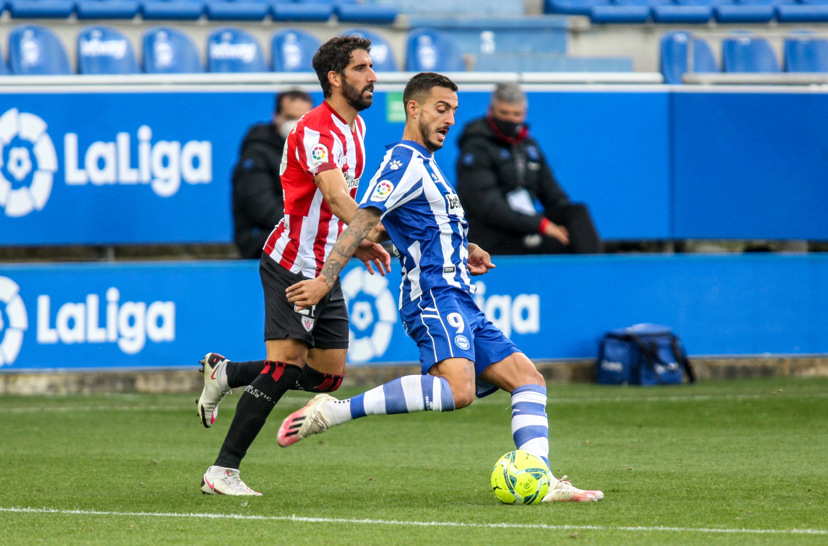 El estadio de Mendizorroza ha albergado el derbi entre albiazules y rojiblancos