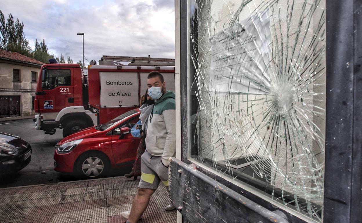 La sucursal del BBVA en Salvatierra fue apedreada la madrugada del domingo