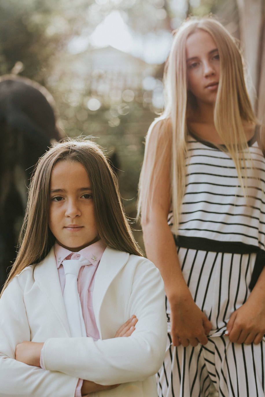 Fotos: Alize, la niña vizcaína que ha sido fiel a sí misma haciendo la comunión con traje y corbata