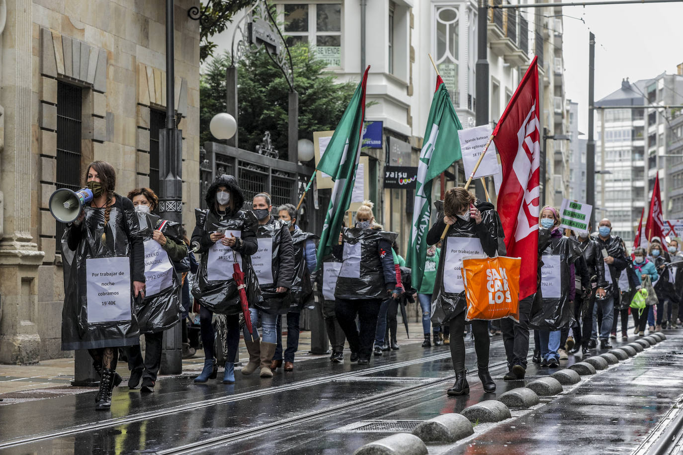 Primer día de huelga en las residencias privadas por unos salarios que no llegan a mileuristas. 