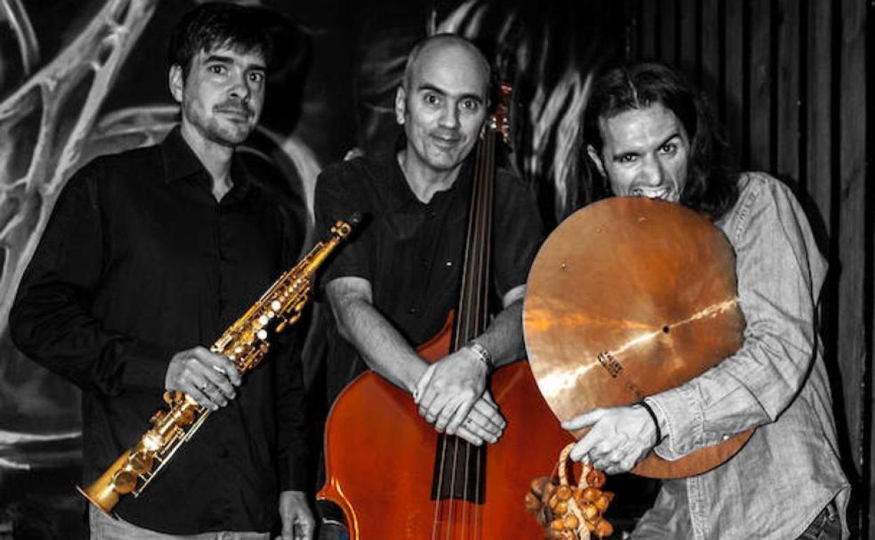 Trizak protagoniza un concierto junto a Rubén Salvador en la Escuela de Música de Las Arenas