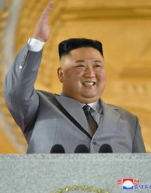 Imagen secundaria 2 - Kim Jong-un muestra su poderío militar