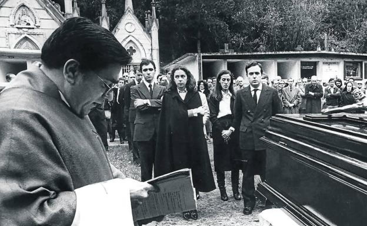 Entierro del empresario Enrique Aresti, asesinado por ETA en Bilbao en 1980.