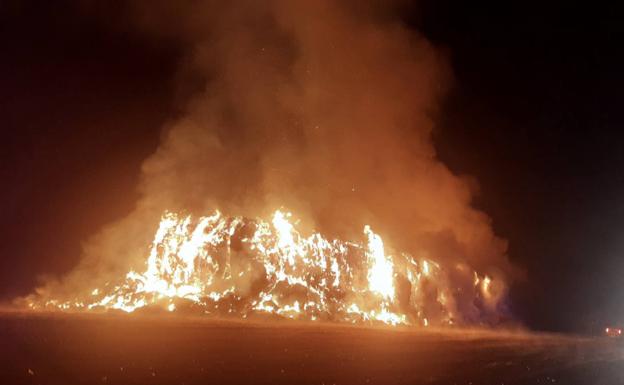 La pajera, convertida en una bola de fuego. 