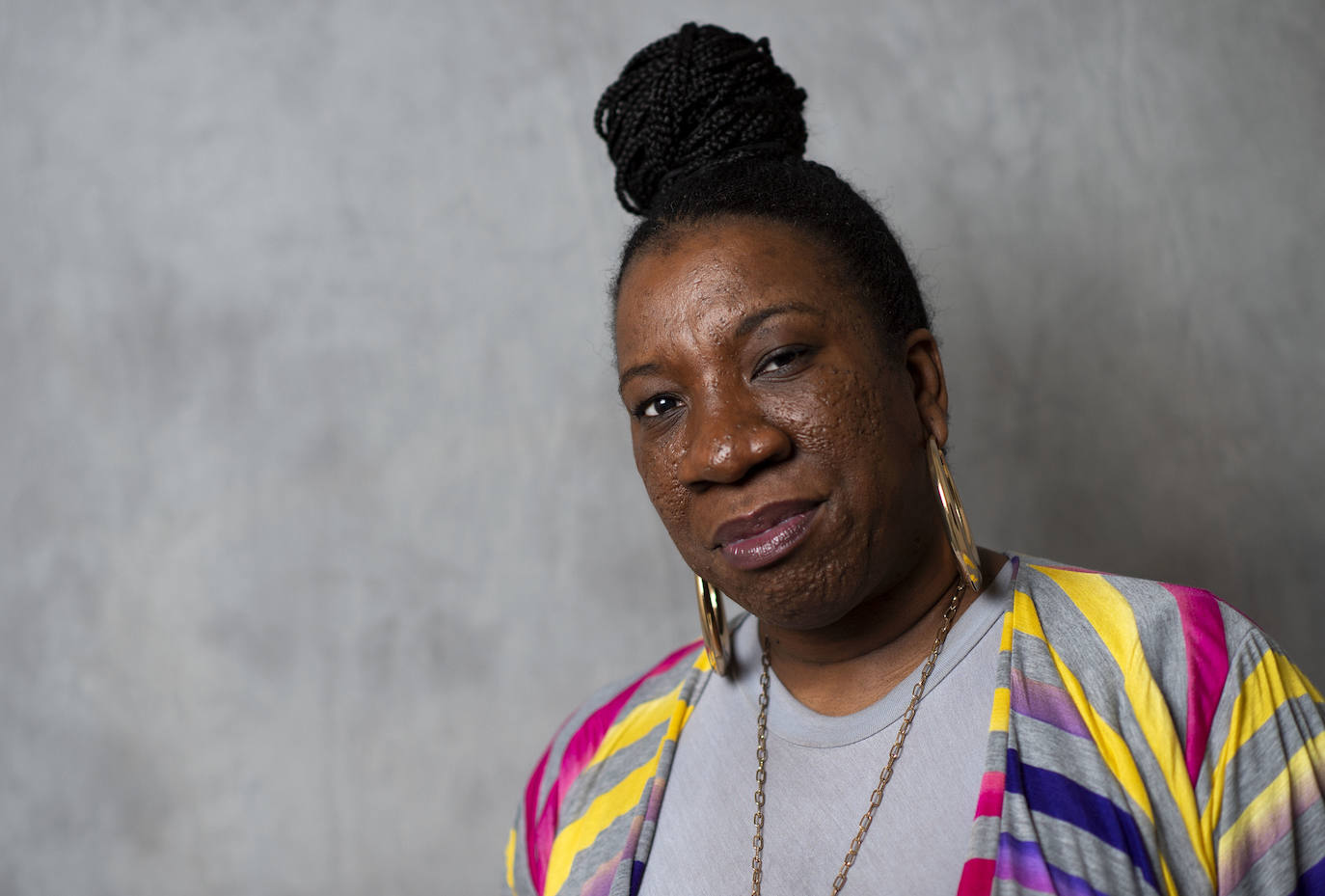 Tarana Burke es una activista es activista por los derechos civiles estadounidense. En 2006, comenzó a utilizar la frase "Me Too" (yo también) en las redes sociales para hacer conciencia sobre la omnipresencia del abuso y la agresión sexual en la sociedad. Hasta que la 'adoptaron' las actrices de Hollywood no alcanzó relevancia. AFP