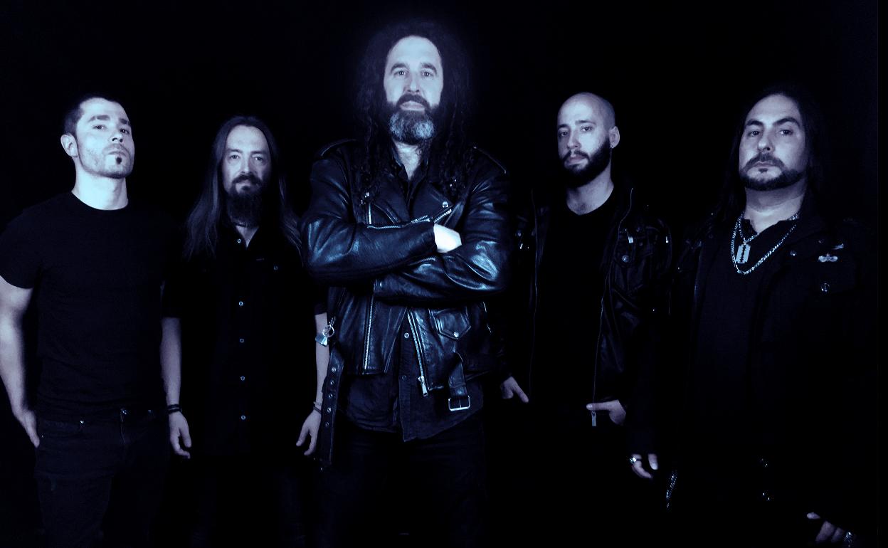 Pedro J. Monge el primero por la derecha. 