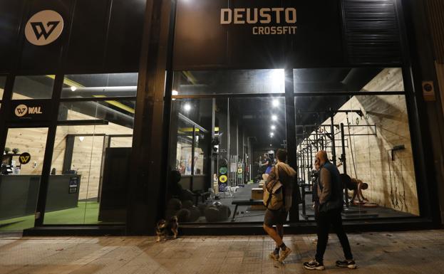 Entrada del gimnasio Crossfit de Deusto. 